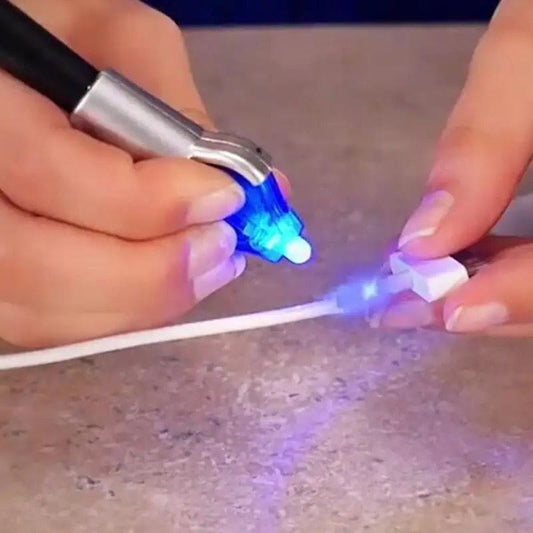Quick Fix Liquid Glue Pen, UV Light Repair Tool, Plastic Liquid Welding Compound, Hand Held Glue Pen with LED Light, Portable Fiberglass Leather Applicator