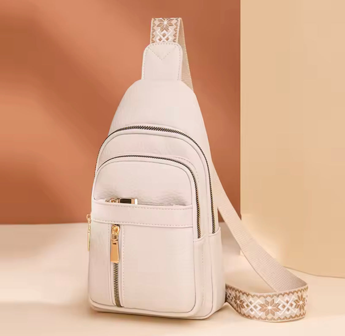 Casual Unisex PVC Crossbody Bag, Zipper Fancy Bag For Women, Fashionable Women Daily Use Bag