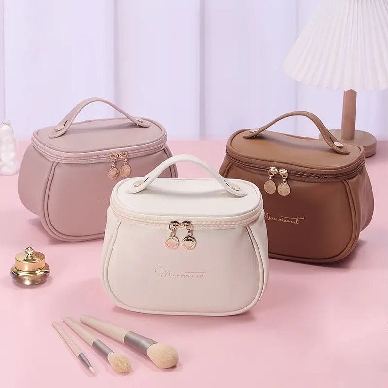 Premium Cosmetic Case, Cute PU Makeup Bag For Women, Waterproof Travel Make Up Pouch, Large Capacity Portable Cosmetic Case, Multifunctional Toiletry Bag, Makeup Storage Bags with Handle and Divider, Cosmetic Makeup Bag for Women Girls