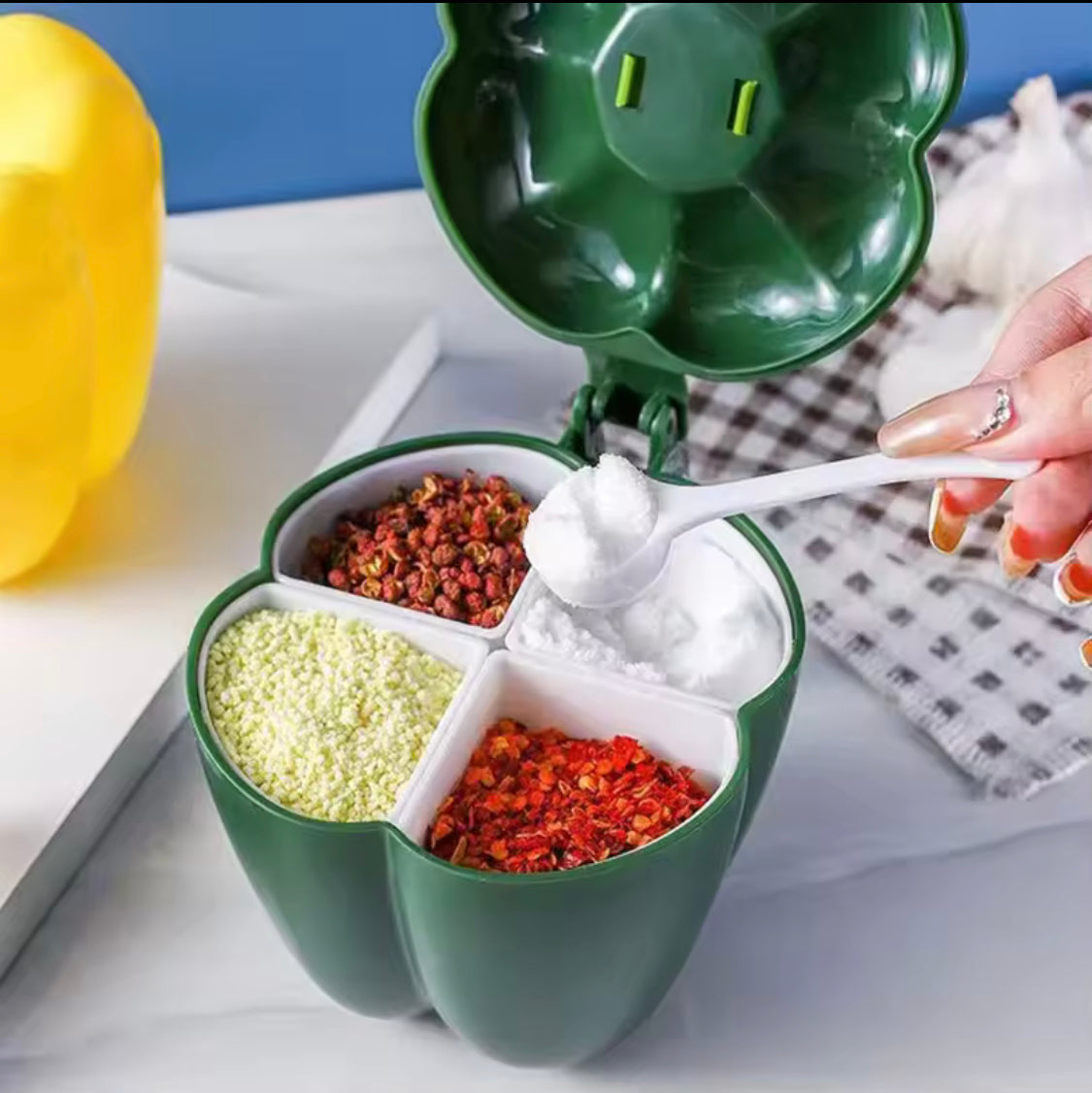 4 In 1 Plastic Capsicum Shape Seasoning Container, Vegetable Shaped Spice Jar Container, Plastic 4 Compartments Seasoning Jar