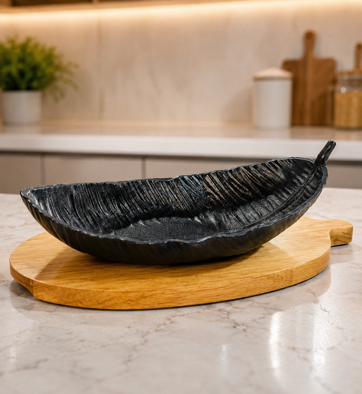 Elegant Leaf Shaped Serving Platter with Wooden Stand, Decorative Leaf Fruit Bowl, Luxury Tabletop Leaf Serving Dish, Leaf Centerpiece Bowl