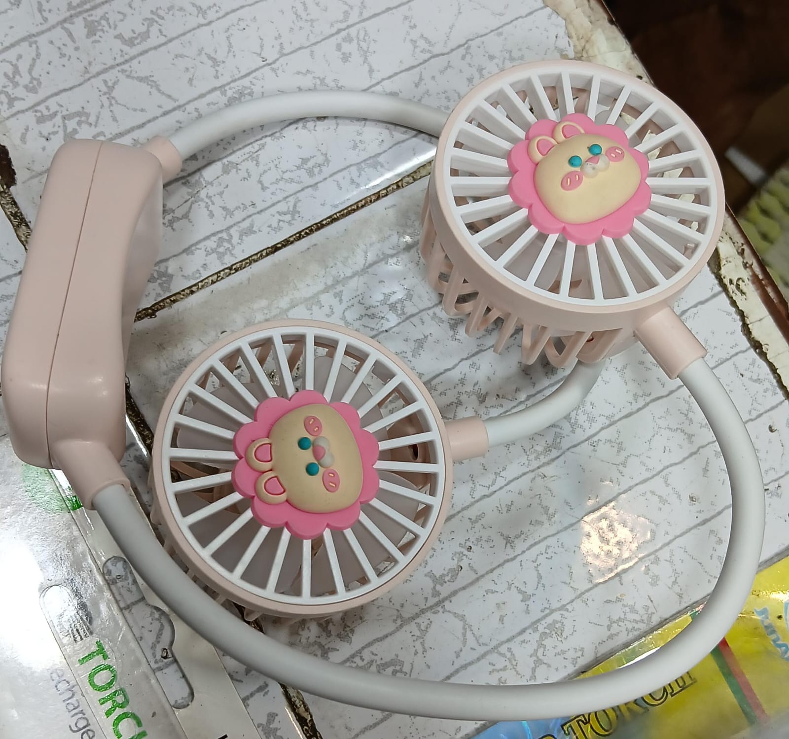 360° Rotating USB Neck Fan, USB Rechargeable Travel Neck Fan, Air Cooler Cooling Neckband Fan, Bladeless Hanging Neck Fan