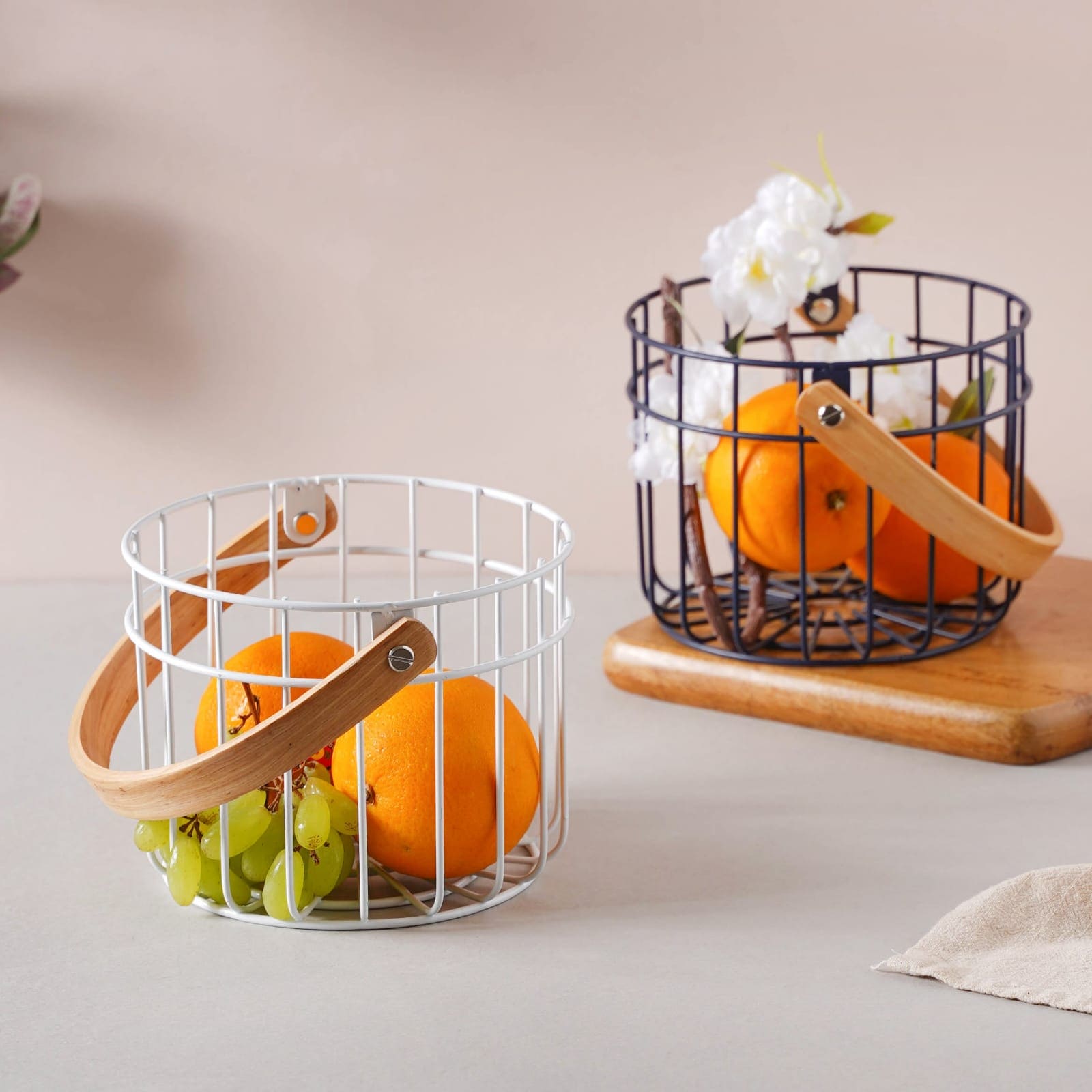 Wooden Handle Iron Basket, Metal Fruit Bowl, Portable Storage Basket, Wrought Iron Modern Sundries Basket, Multipurpose Metal Wire Storage Basket, Home Supplies Picnic Basket