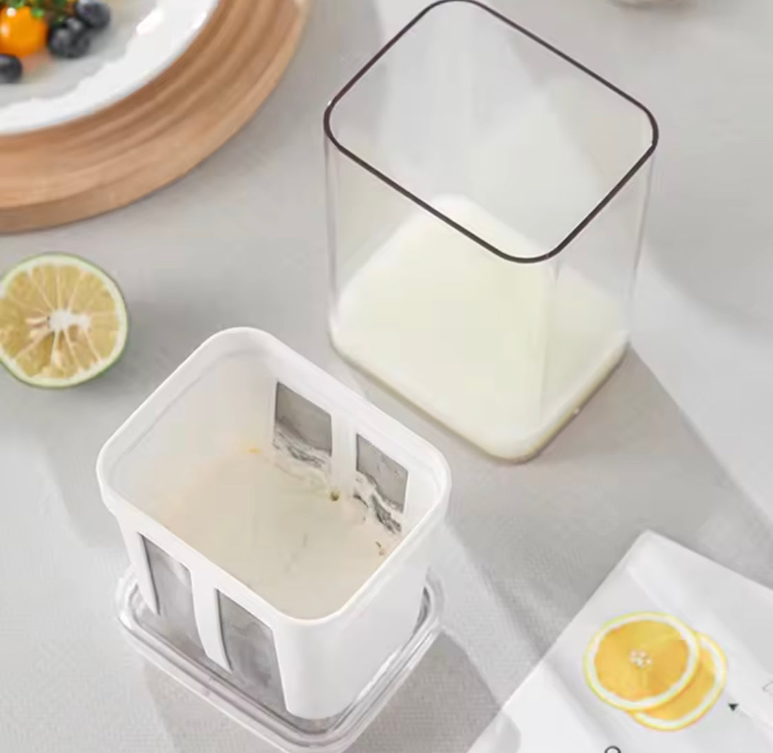 Portable Yogurt Strainer Cup,  Greek Yogurt Filter with Separator, Food Grade Greek Yogurt Strainer, Large Capacity Fine Mesh Cheese Yogurt Maker with Lid