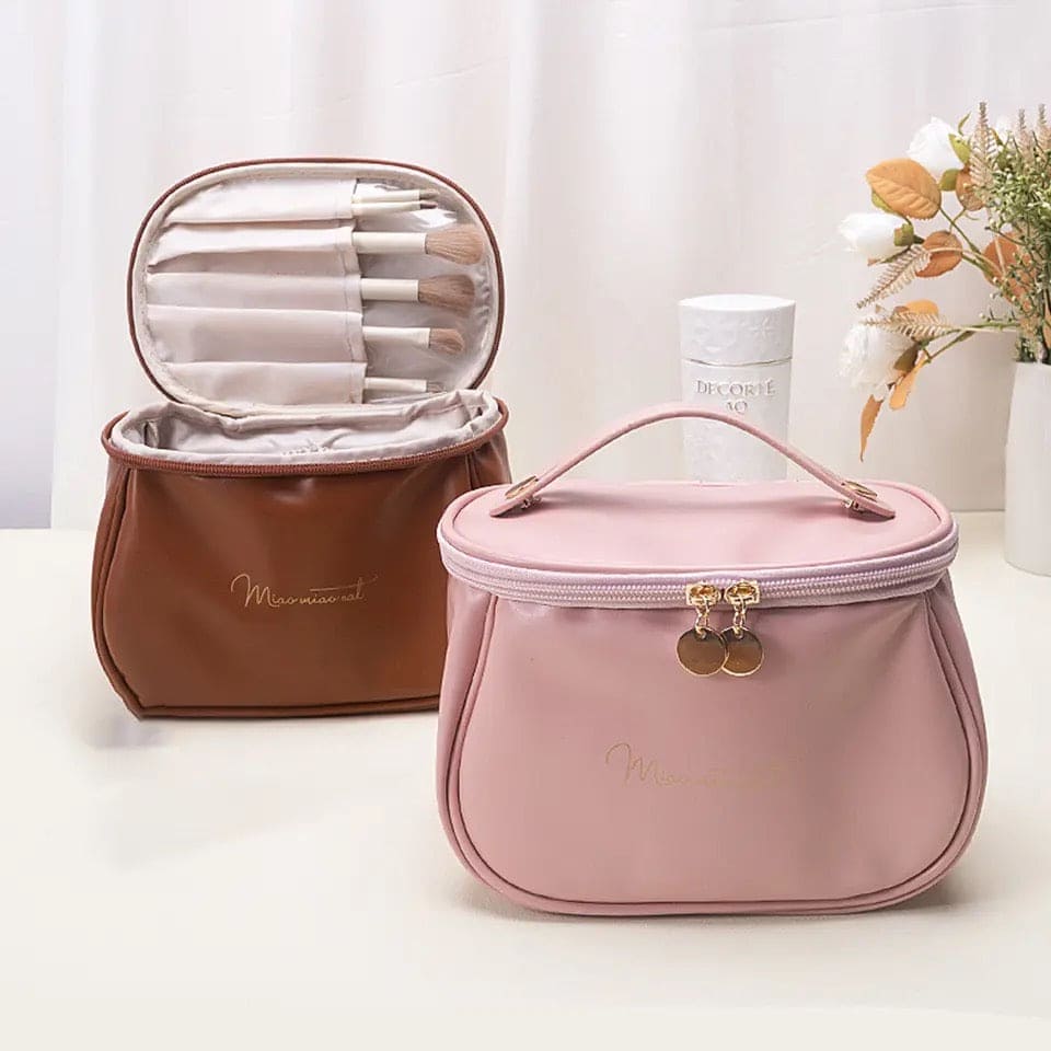 Premium Cosmetic Case, Cute PU Makeup Bag For Women, Waterproof Travel Make Up Pouch, Large Capacity Portable Cosmetic Case, Multifunctional Toiletry Bag, Makeup Storage Bags with Handle and Divider, Cosmetic Makeup Bag for Women Girls