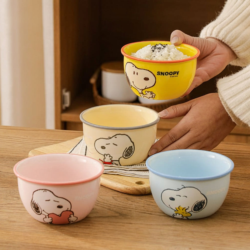 Disney Snoopy Ceramic Bowl Set | 4 Pieces Gift Pack | Premium Ceramic Soup, Cereal & Dessert Bowl Set