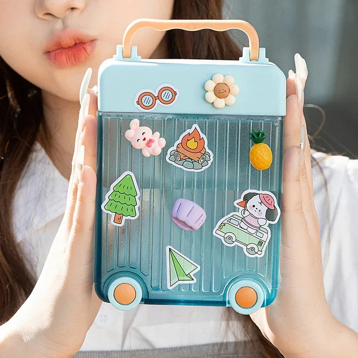 Cute Suitcase Straw Water Bottle, 450ml Plastic Water Cup with Straw Briefcase Shape Kids Water Bottle, Portable Drinking Cup for Girls Boys School, Easy to Carry Sports Bottles for Girls and Boys