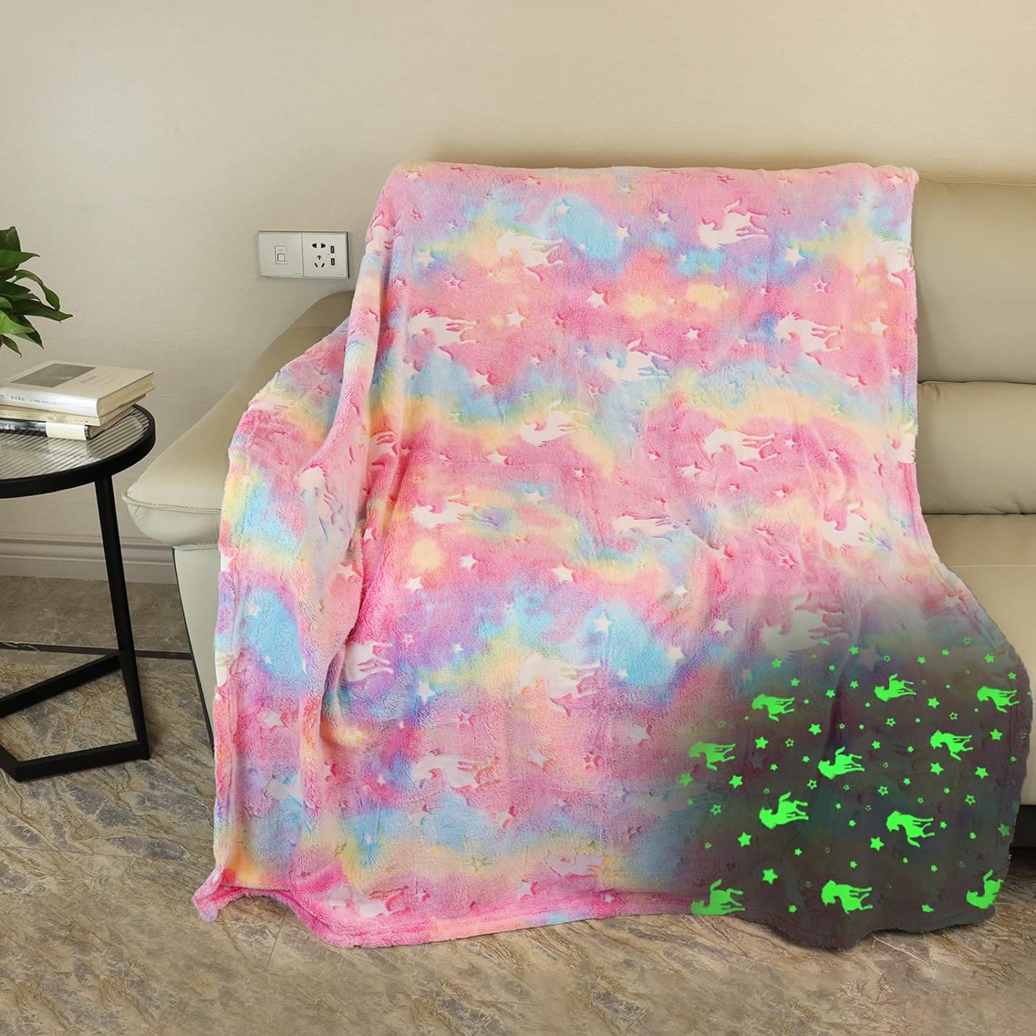 Glow In The Dark Blanket, Luminous Glowing Blanket For Kids, Super Soft Cozy Warm Rainbow Blanket, Unicorns Flannel Throw Blanket, Sleepiwsh Unicorn Kids Glow Throw, Rainbow Blanket Birthday for Toddler Kids, Cozy Soft Fluffy Fleece Nap Sleep Blankets
