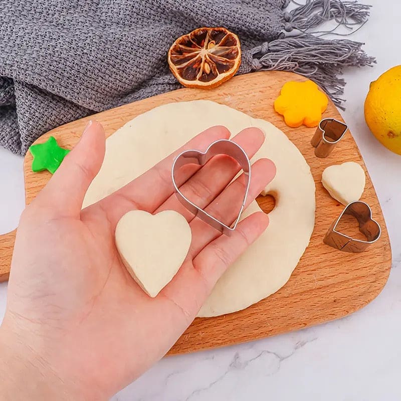 Set Of 12 Stainless Steel Cookie Cutter, Biscuit Baking Mold, Stainless Steel Cookie Mold, Biscuit Press Stamp,  Mini Shapes Fondant Cutter Set, Baking Accessories Cake Decoration Tool, Geometric Set for Biscuit Cutter