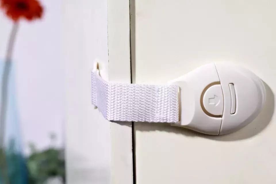 Set Of 3 Child Lock Protection | Locking Doors For Children's Safety | Kids Safety Plastic Protection Lock
