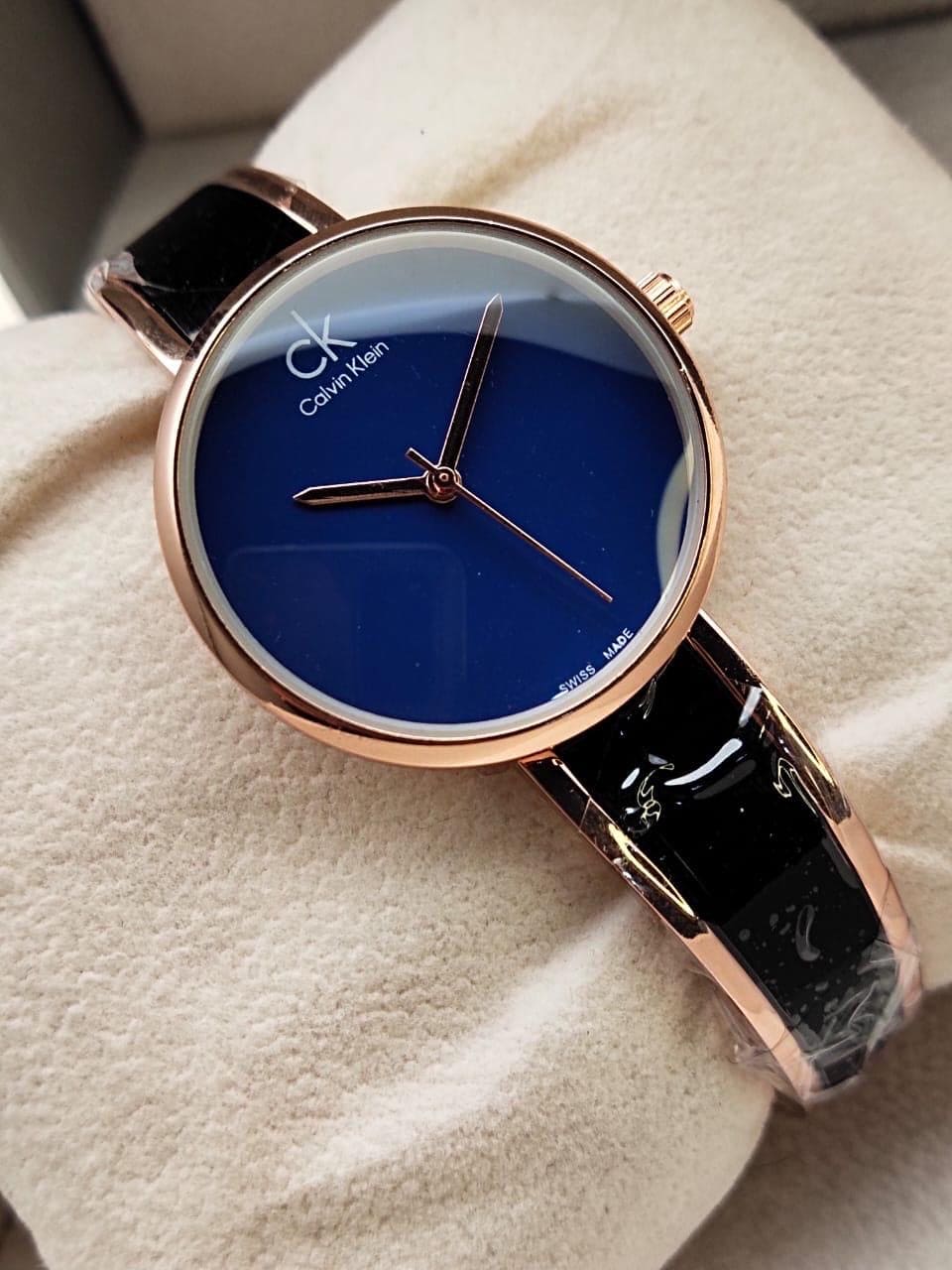 Metal Quartz Analog Women's Watch, Stainless Steel Analog Watch with Crystal Clear Dial,  Quartz Black & Blue Dial Ladies Watch