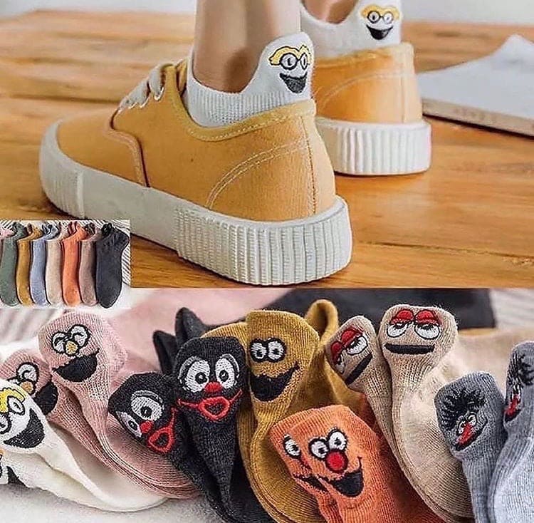 Pack of 4 Embroidered Smileys Women Ankle Socks