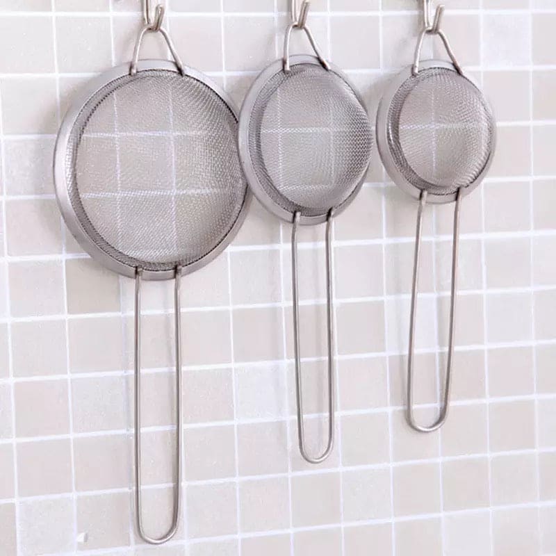 Stainless Steel Wire Fine Mesh Oil Strainer, Strainer Skimmer Mesh Sieve Colander, Kitchen Soy Milk Filter, Strainer Scoop Kitchen Mesh Colander, Juice and Tea Strainer,  Pastry Tool Kitchen Accessories