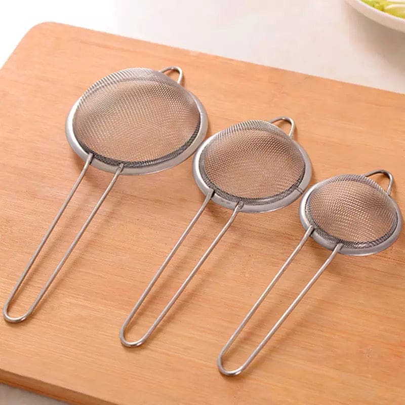 Stainless Steel Wire Fine Mesh Oil Strainer, Strainer Skimmer Mesh Sieve Colander, Kitchen Soy Milk Filter, Strainer Scoop Kitchen Mesh Colander, Juice and Tea Strainer,  Pastry Tool Kitchen Accessories