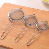 Stainless Steel Wire Fine Mesh Oil Strainer, Strainer Skimmer Mesh Sieve Colander, Kitchen Soy Milk Filter, Strainer Scoop Kitchen Mesh Colander, Juice and Tea Strainer,  Pastry Tool Kitchen Accessories