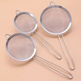 Stainless Steel Wire Fine Mesh Oil Strainer, Strainer Skimmer Mesh Sieve Colander, Kitchen Soy Milk Filter, Strainer Scoop Kitchen Mesh Colander, Juice and Tea Strainer,  Pastry Tool Kitchen Accessories