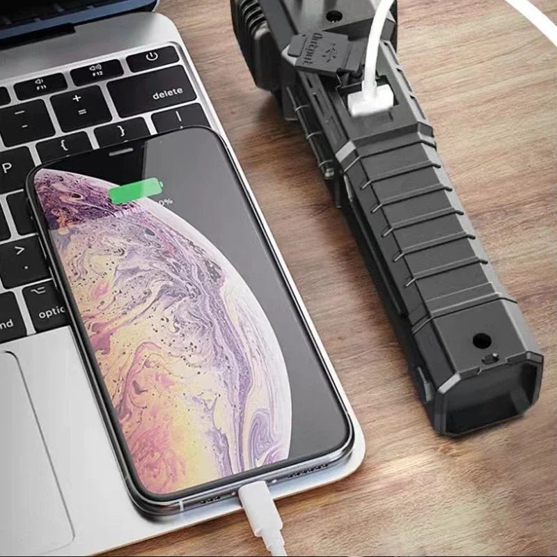 Multifunctional Emergency Hammer Flashlight with Power Bank